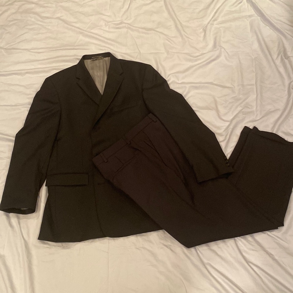 MENS Kenneth Cole Reaction Black Suit 42R w/34 Pants!
